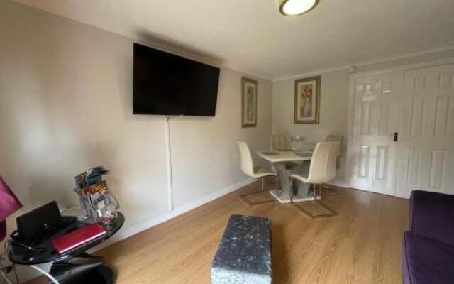 Hla - King Court Apartment 2