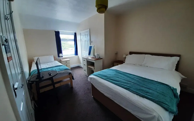 Cadwgan House Hotel