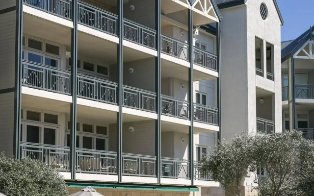 Portsea Village Resort