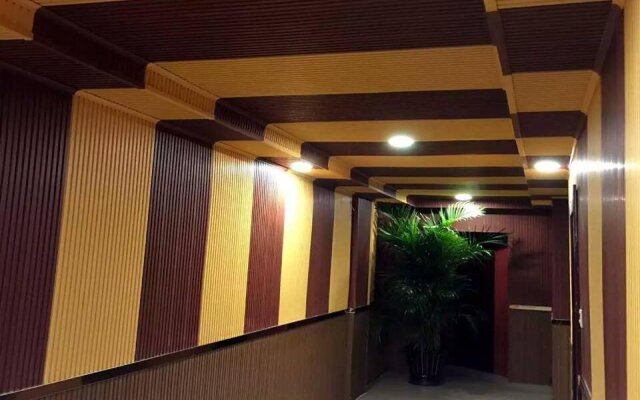 Manzhouli Crown Inn