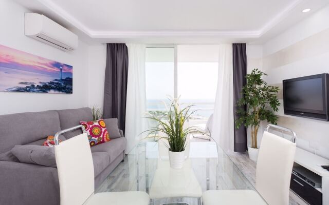 1107. Bright Modern Apartment With Spectacular Sea Views