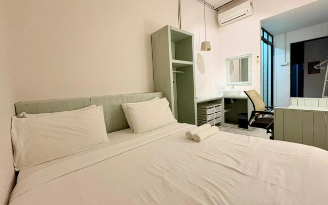 Kim Haus Loft – Guest Rooms – George Town