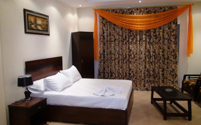 Glorious Hotel
