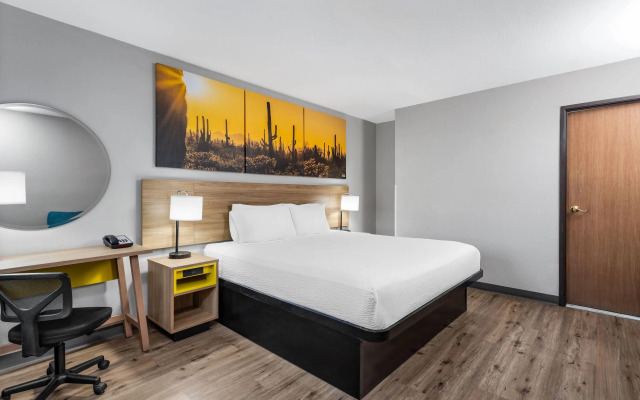 Days Inn by Wyndham Phoenix West