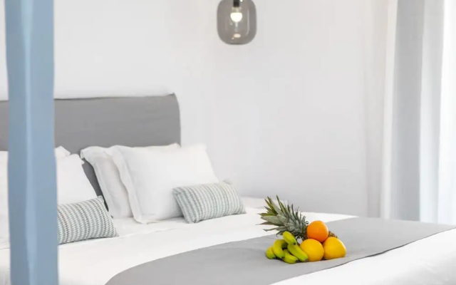 Crystal Mare Suites