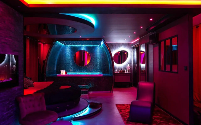 L'Insolite Spa Privatif ''Suite Luxueuse-Jacuzzi"