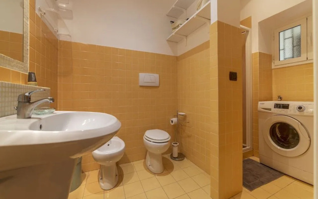 Colosseo Modern Apartment