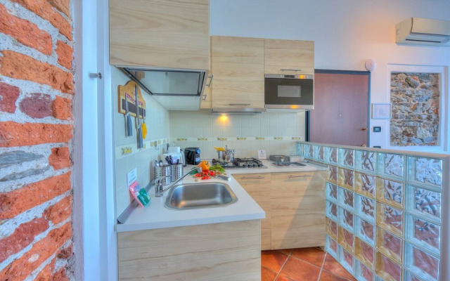 La Dolce Vita Pied Dans L' Eau