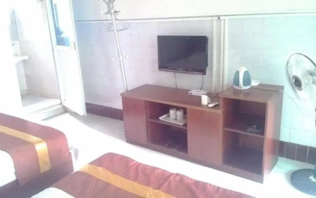 Wuzhishan Baolong Hotel