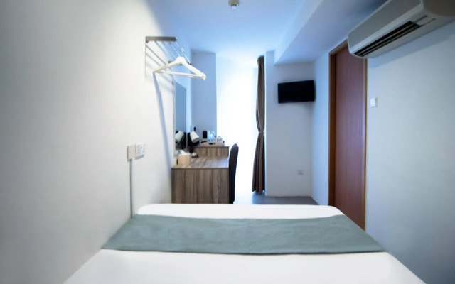 Victoria Hotel, a NuVe Group Collection