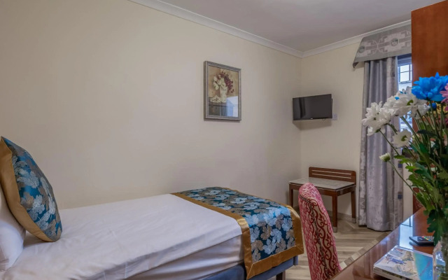Muthu Fort William Hotel