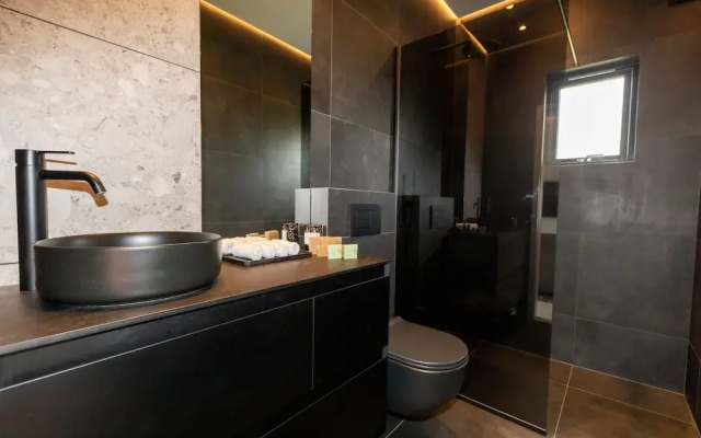 North Mountain View Suites