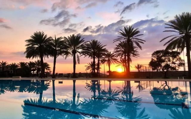 Portemilio Hotel And Resort