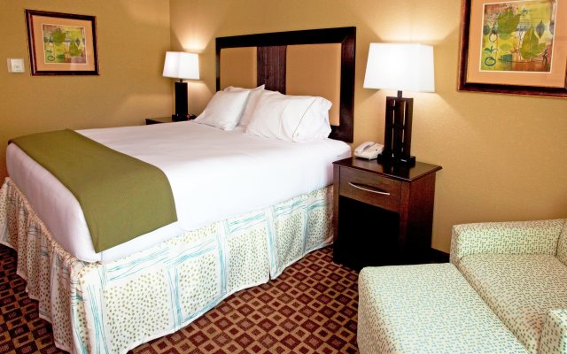 Holiday Inn Express & Suites Chaffee-Jacksonville West, an IHG Hotel