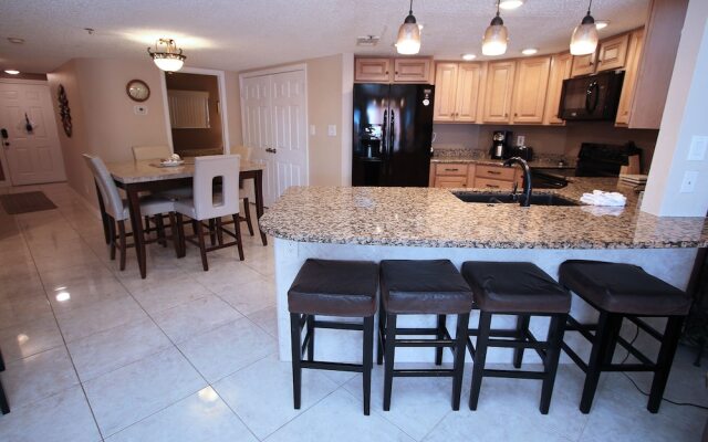Beach Palms 402