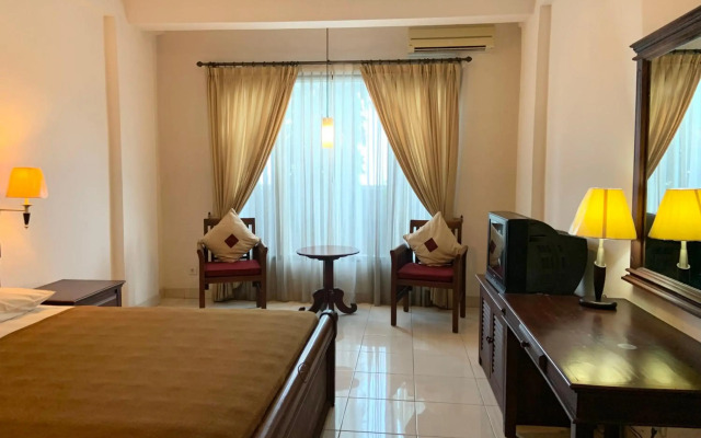 Nirwana Hotel Suites