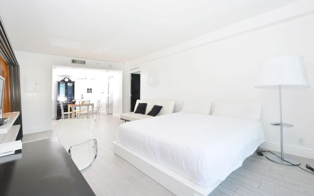 Mondrian 1 BR  Bayview Deluxe - SBR 1718
