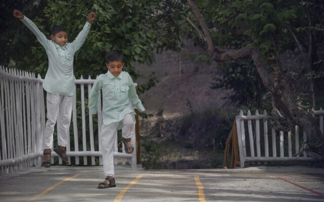 A Kasauli Ggaon by Echor