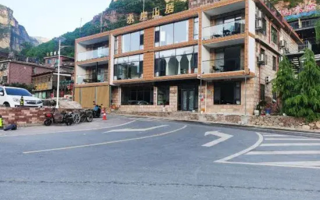 Linzhou Waterfront mountain home stay