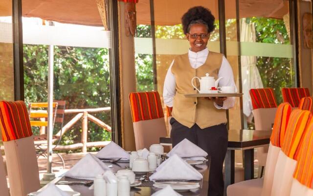 PrideInn Mara Camp & Cottages