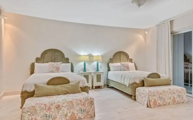 Luxurious 8-bedroom Dreamy Villa