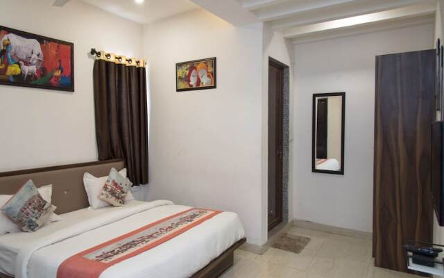 OYO 12915 Hotel Paheli Palace