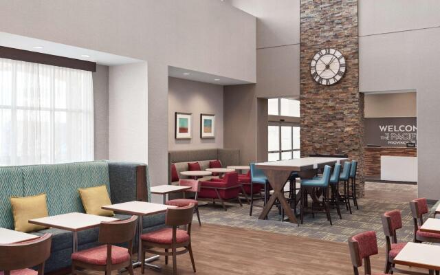 Hampton Inn & Suites by Hilton Kelowna Airport