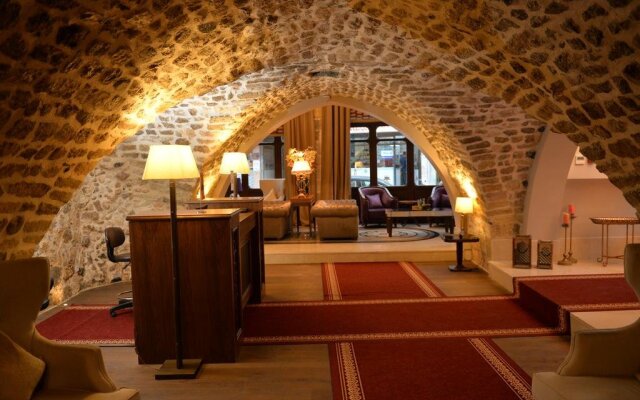 The Shahut Hotel