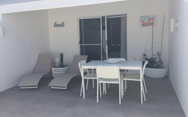 Palm Beach C, Charmingquiet Apt,wifi,beach Close,