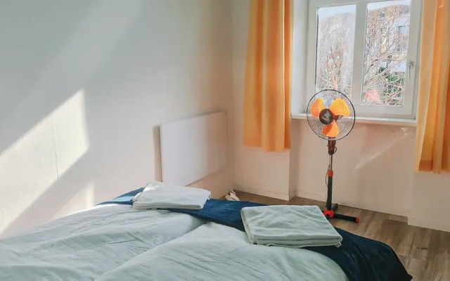 Large 2BR Apt Ideal for Long Stays