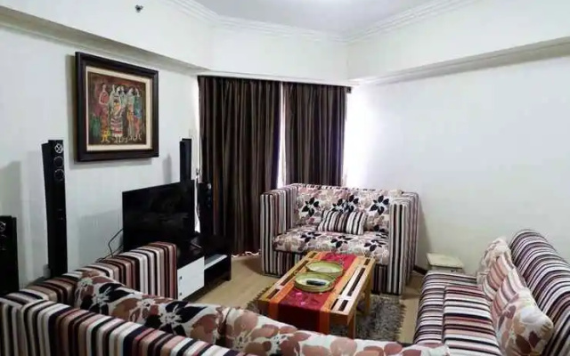 3BR Strategic and Classic Sudirman Tower Condominium By Travelio