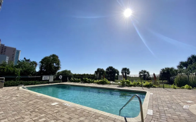Meridian Plaza by Beach Vacations