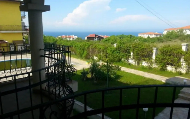 Green Hills Apart Complex