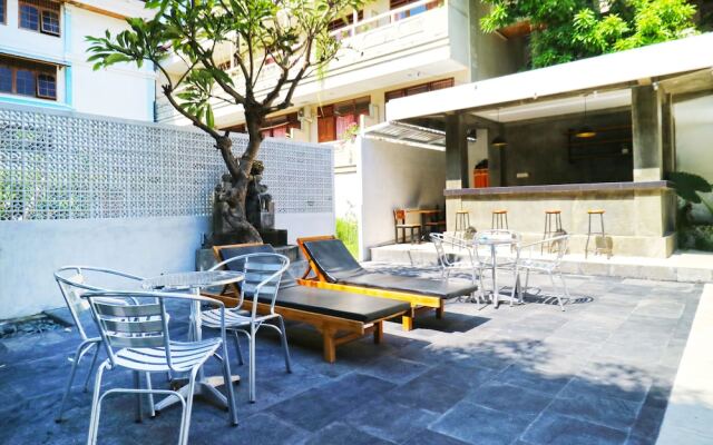 Palm Garden Kuta Hotel