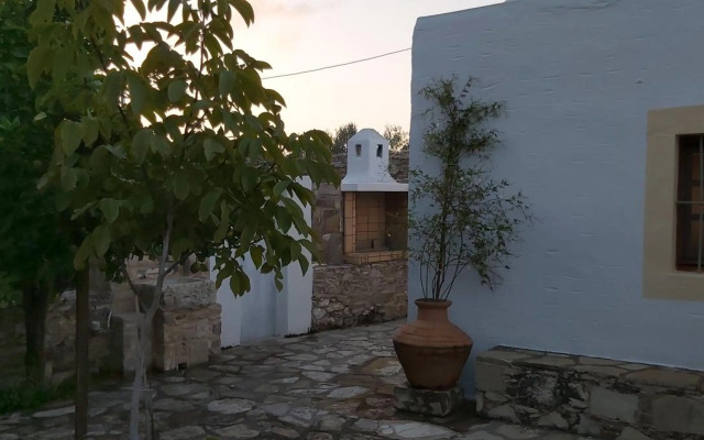 Traditional house in Asfendiou