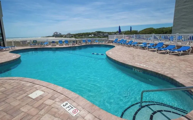 Sands Beach Club 820