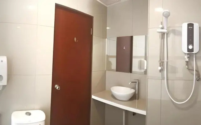 Place2Stay Business Hotel @ Metrocity