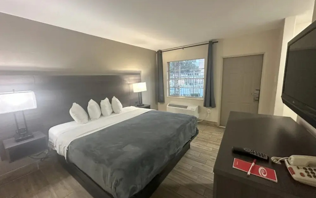 Econo Lodge St. Petersburg Central