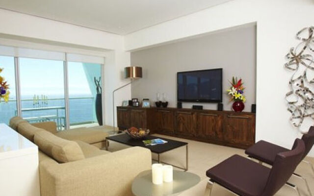 Unlimited Luxury Villas - Icon Vallarta Condo