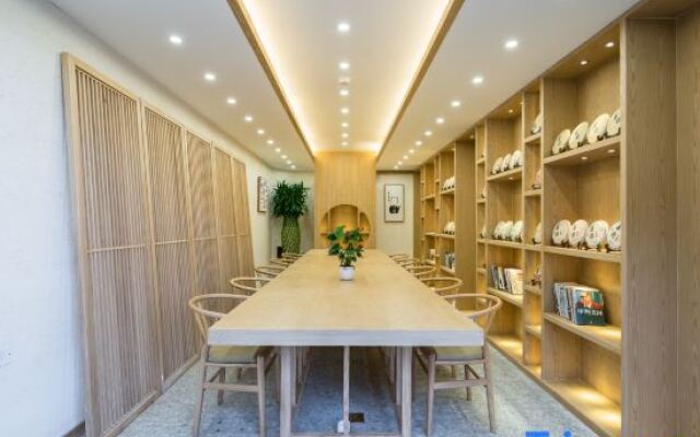 Wuhua Yisu Shucan Manor