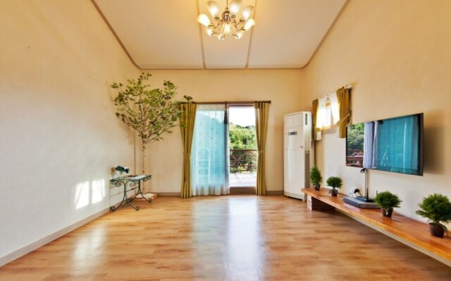 Attimua Guesthouse & Pension