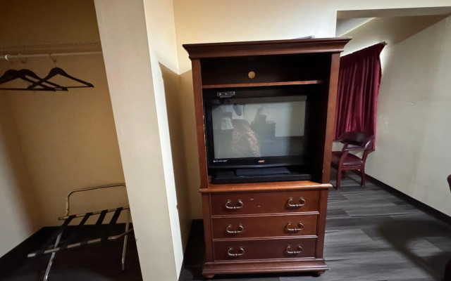 Whispering Pines by Hotel O Whitestone VA