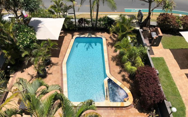 Hi Ho Beach Apartments
