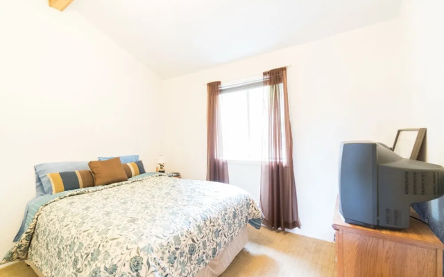 Lee's Place 2 Bedrooms 1 Bathroom Home
