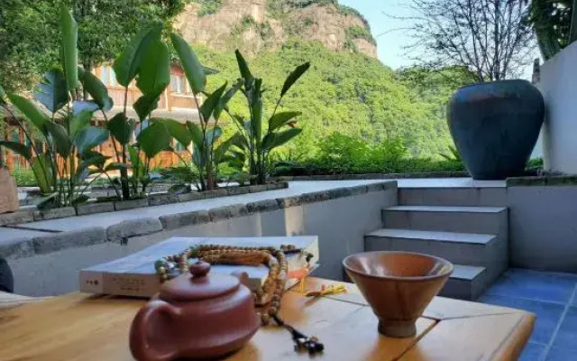 Yunyin Qingcheng Hot Spring Resort Hotel