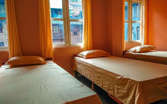 Hotel Backpackers Inn
