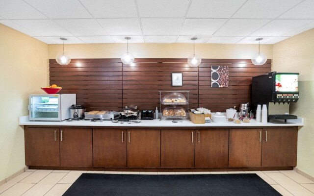 La Quinta Inn & Suites Knoxville Airport