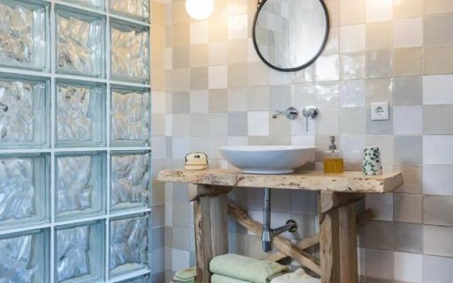 B&B Perron 22