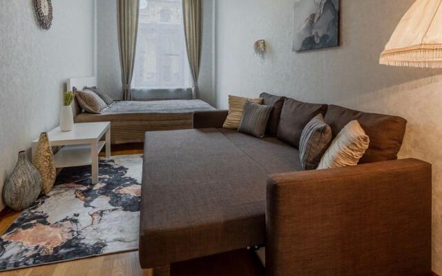 DeRent Apartments on Nevsky Prospekt 22-24