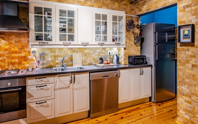 Cozy Flat with Backyard 600 m to Moda Coastal Park